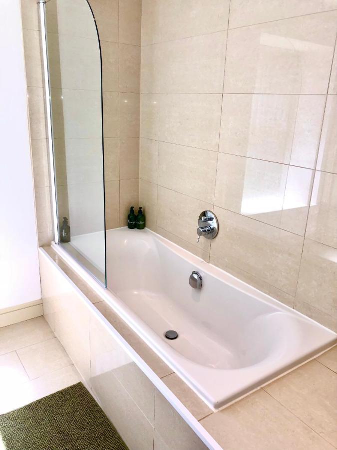 Stylish, Spacious 1 Bedroomed Maisonette In Otley. 奥特利 外观 照片